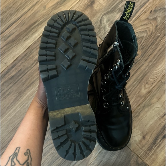 *SOLD* Dr.Martens Platform Boots - Picture 6 of 8